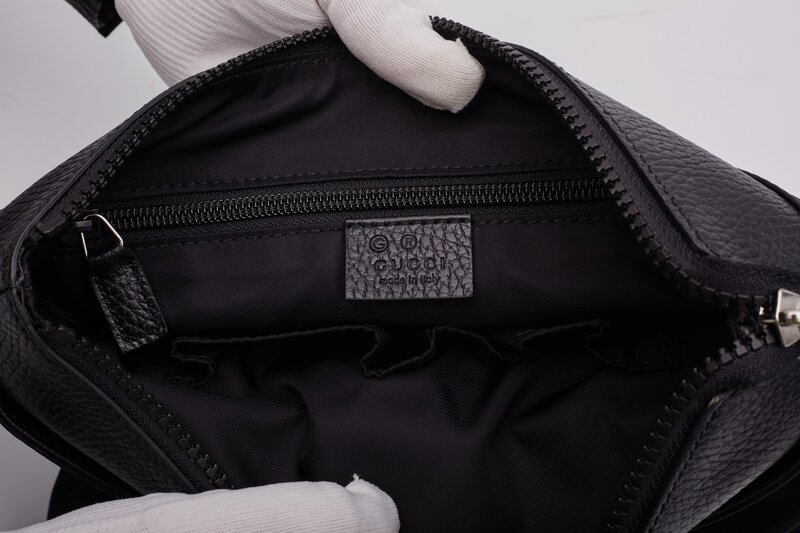 GUCCI GUCCI BLACK NYLON WITH LEATHER TRIM MESSENGER BAG
