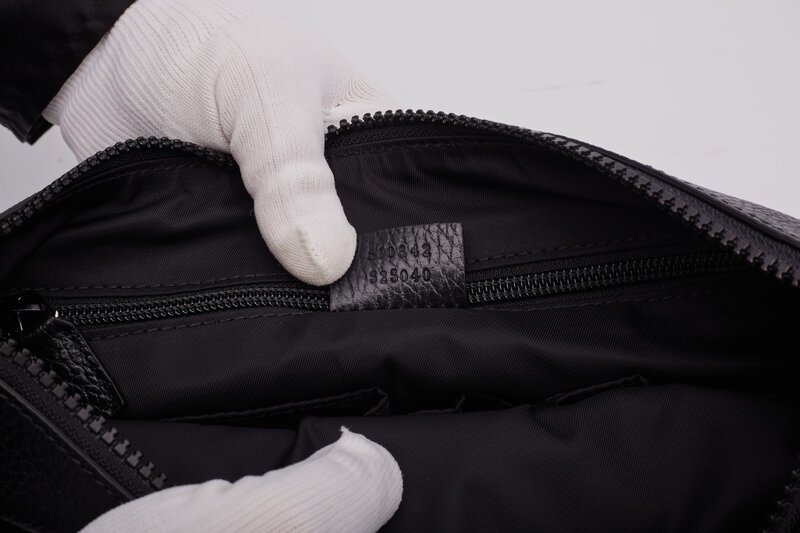GUCCI GUCCI BLACK NYLON WITH LEATHER TRIM MESSENGER BAG