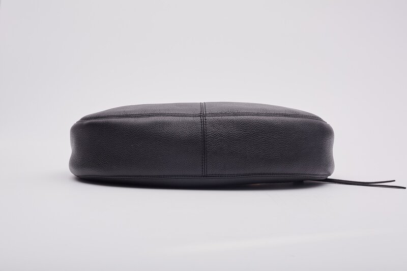 MARC JACOBS LEATHER BLACK CRESCENT SHOULDER BAG LARGE