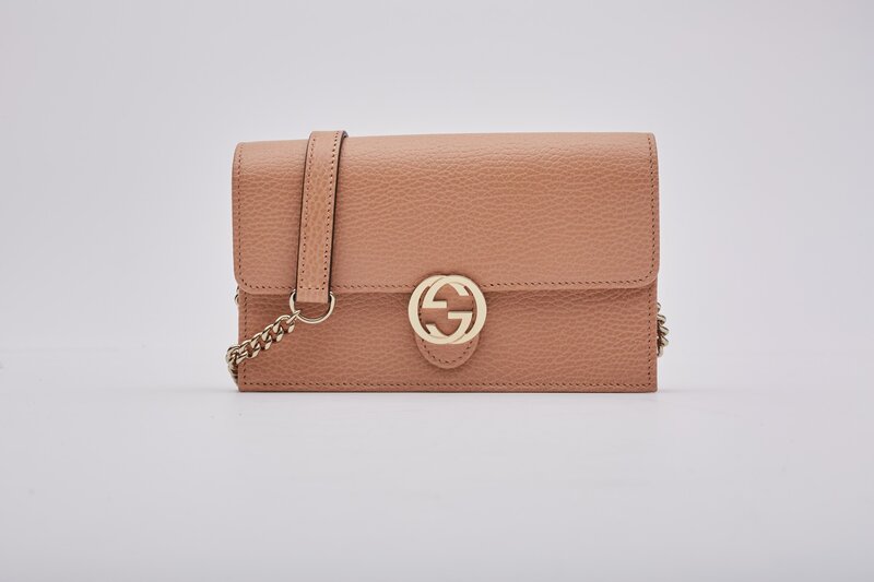 GUCCI GUCCI DOLLAR CALFSKIN INTERLOCKING GG WALLET ON CHAIN BAG BEIGE