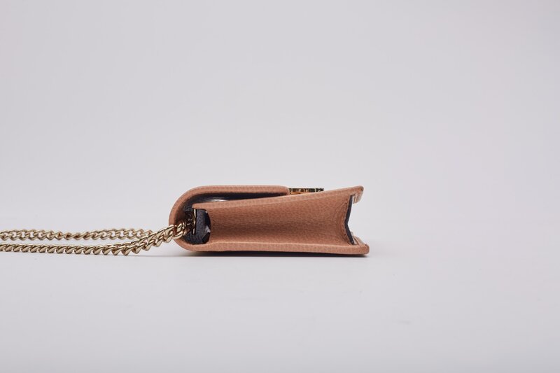 GUCCI GUCCI DOLLAR CALFSKIN INTERLOCKING GG WALLET ON CHAIN BAG BEIGE