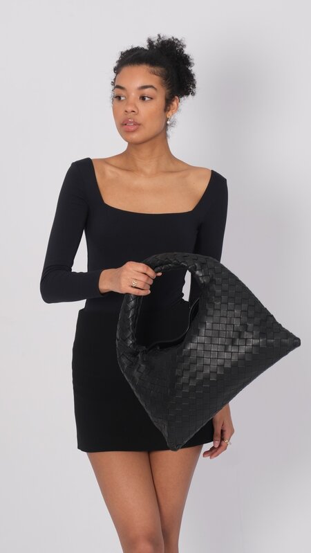 BOTTEGA VENETA BOTTEGA VENETA BLACK INTRECCIATO SMALL HOP BAG