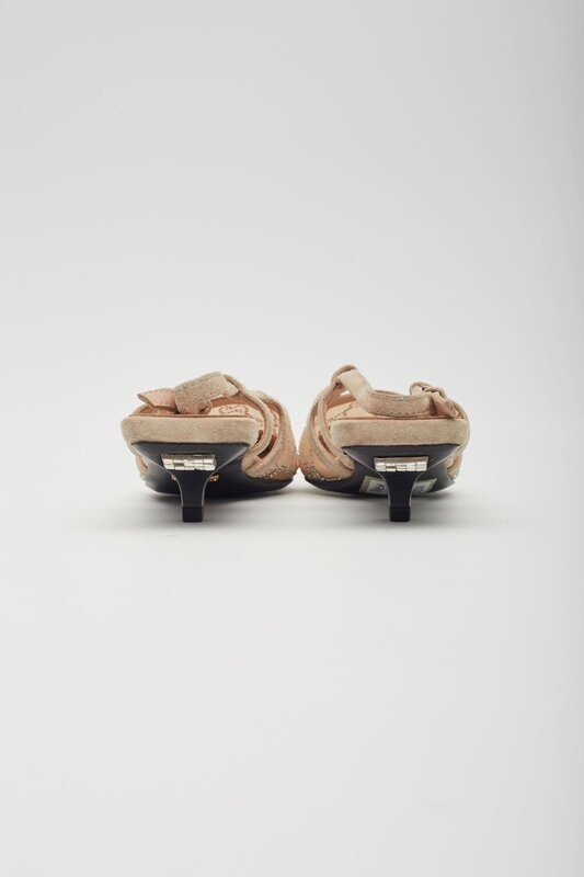 GUCCI GUCCI GG CRYSTAL EMBELLISHED MESH BEIGE SLINGBACK KITTEN HEELS