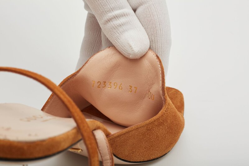 GUCCI GUCCI CONGAC SUEDE BLONDIE SANDAL HEELS