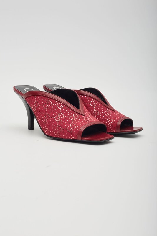 GUCCI GG CRYSTAL EMBELLISHED CHERRY FABRIC SANDAL HEELS