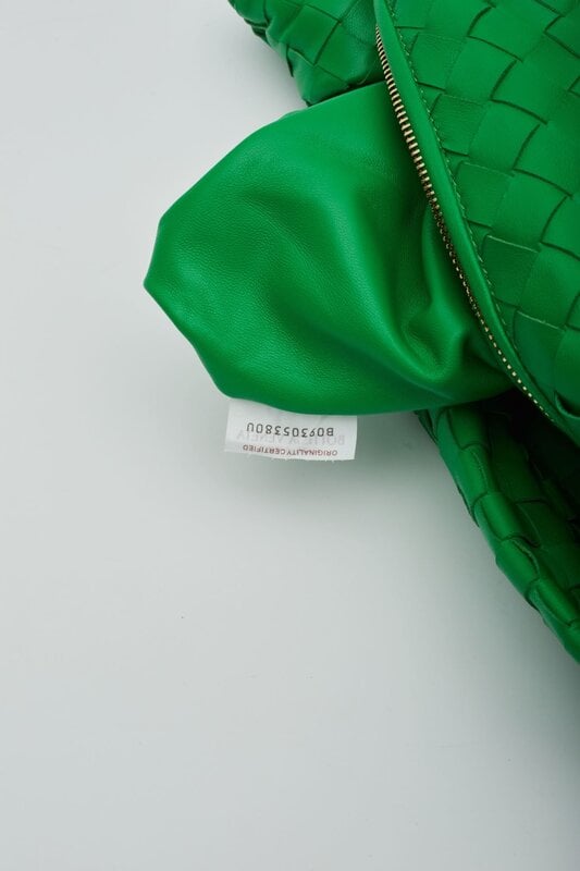 BOTTEGA VENETA GREEN INTRECCIATO LEATHER THE JODIE HANDBAG TEEN