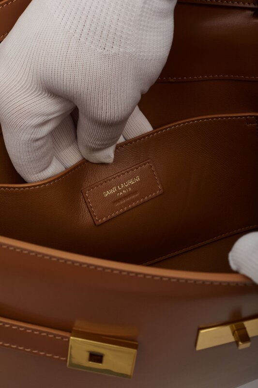 SAINT LAURENT SAINT LAURENT SMOOTH CALFSKIN MEDIUM MANHATTAN SHOULDER BAG COGNAC