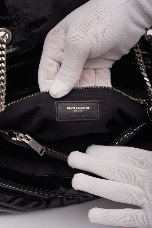 SAINT LAURENT PATENT BLACK MONOGRAM LOULOU SHOULDER BAG MEDIUM