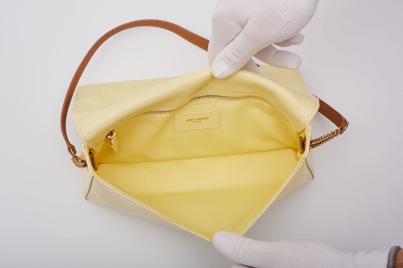 SAINT LAURENT MONOGRAMME PATENT YELLOW KATE 99 LE SHOULDER BAG