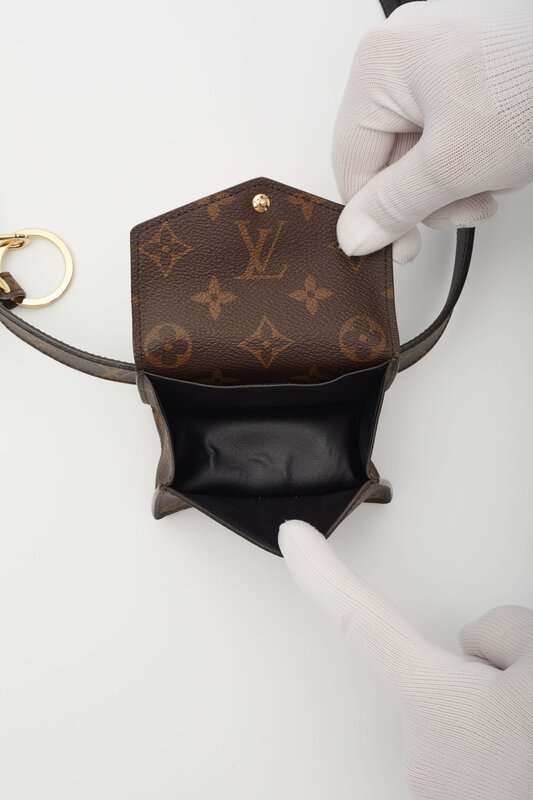 LOUIS VUITTON DAILY MULTI POCKET 30MM BELT