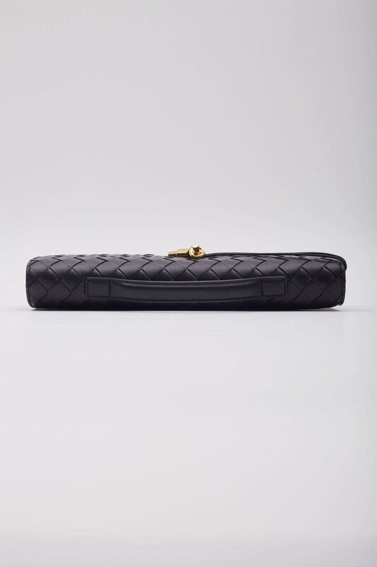 BOTTEGA VENETA BOTTEGA VENETA BLACK LEATHER ANDIAMO LONG CLUTCH BAG