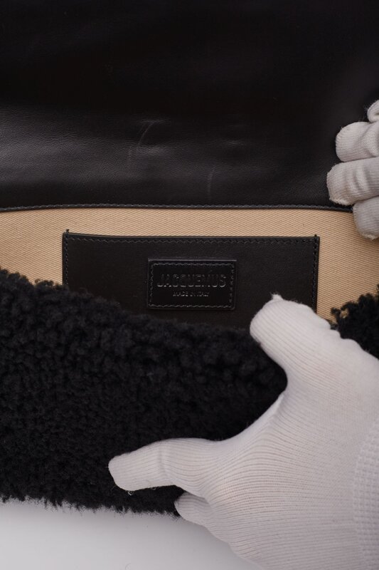 JACQUEMUS JACQUEMUS BLACK SHEARLING LE BAMBIDOU SHOULDER BAG