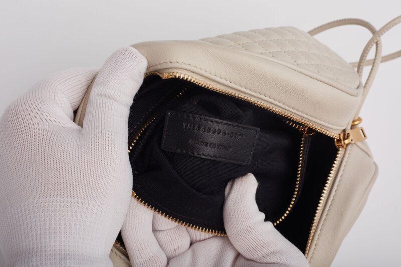 SAINT LAURENT SAINT LAURENT WHITE LAMBSKIN VICTOIRE CAMERA BAG