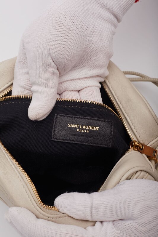 SAINT LAURENT SAINT LAURENT WHITE LAMBSKIN VICTOIRE CAMERA BAG