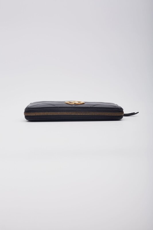 GUCCI GUCCI GG MARMONT MATELASSE ZIP AROUND WALLET