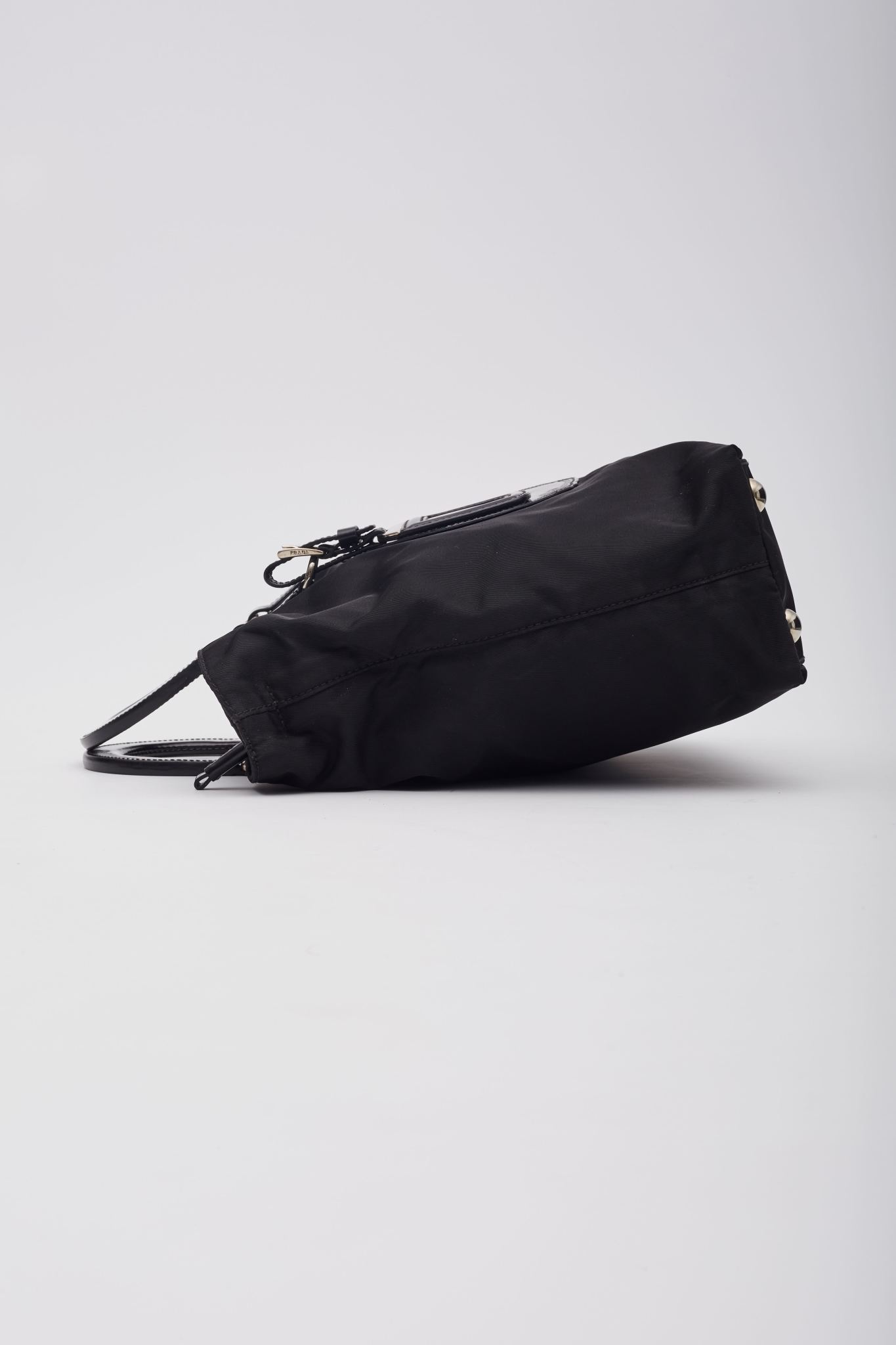 prada-tessuto-nylon-black-logo-tote-bag - CRTBLNCHSHP
