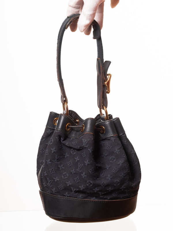 LOUIS VUITTON LOUIS VUITTON MONOGRAM MINI NOE BUCKET BAG