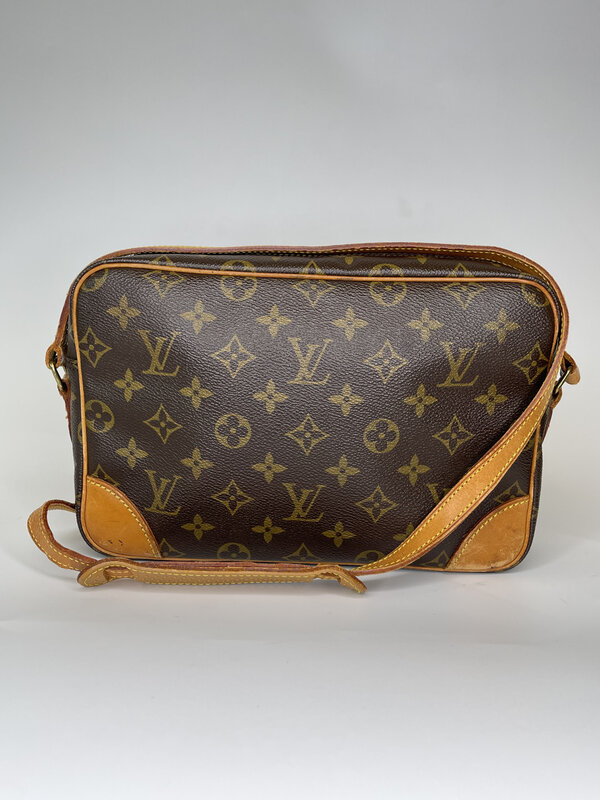 LOUIS VUITTON LOUIS VUITTON MONOGRAM TROCADERO CROSSBODY BAG