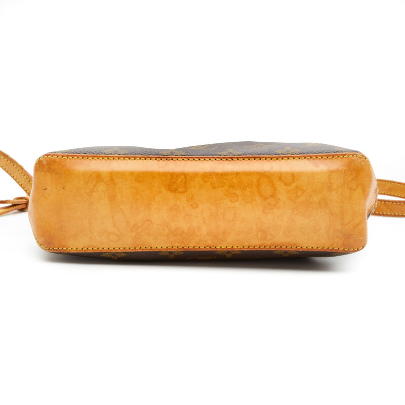 LOUIS VUITTON LOUIS VUITTON MONOGRAM TROUTTER SHOULDER BAG