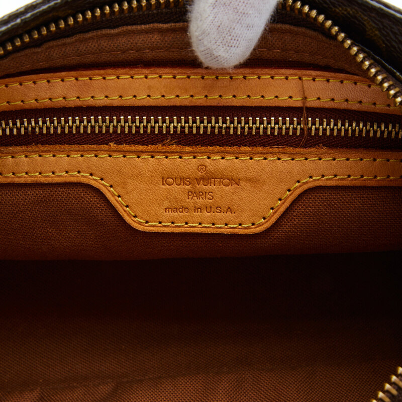 LOUIS VUITTON LOUIS VUITTON MONOGRAM TROUTTER SHOULDER BAG