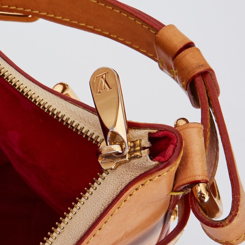 LOUIS VUITTON LOUIS VUITTON MURAKAMI WHITE MONOGRAM MULTICOLOR GRETA SHOULDER BAG