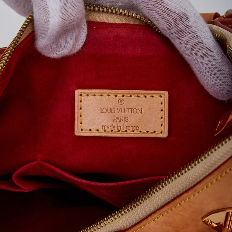 LOUIS VUITTON LOUIS VUITTON MURAKAMI WHITE MONOGRAM MULTICOLOR GRETA SHOULDER BAG
