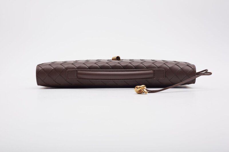 BOTTEGA VENETA BOTTEGA VENETA BROWN LEATHER ANDIAMO LONG CLUTCH BAG