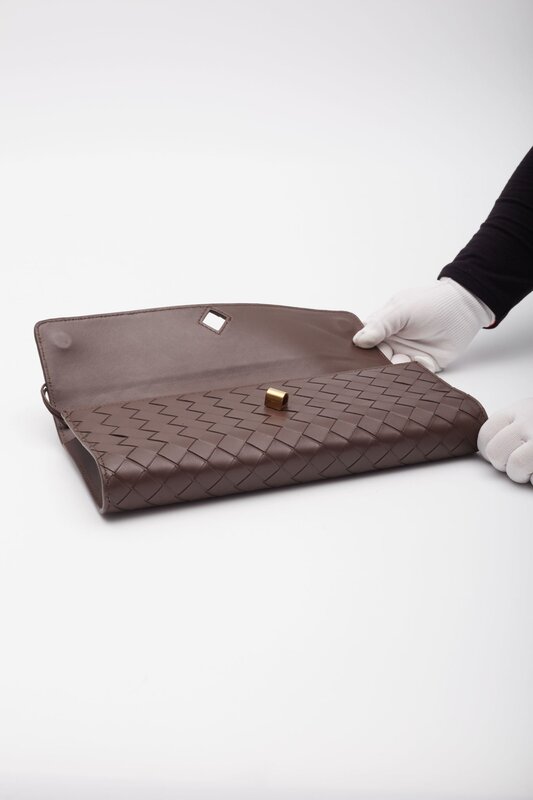 BOTTEGA VENETA BOTTEGA VENETA BROWN LEATHER ANDIAMO LONG CLUTCH BAG