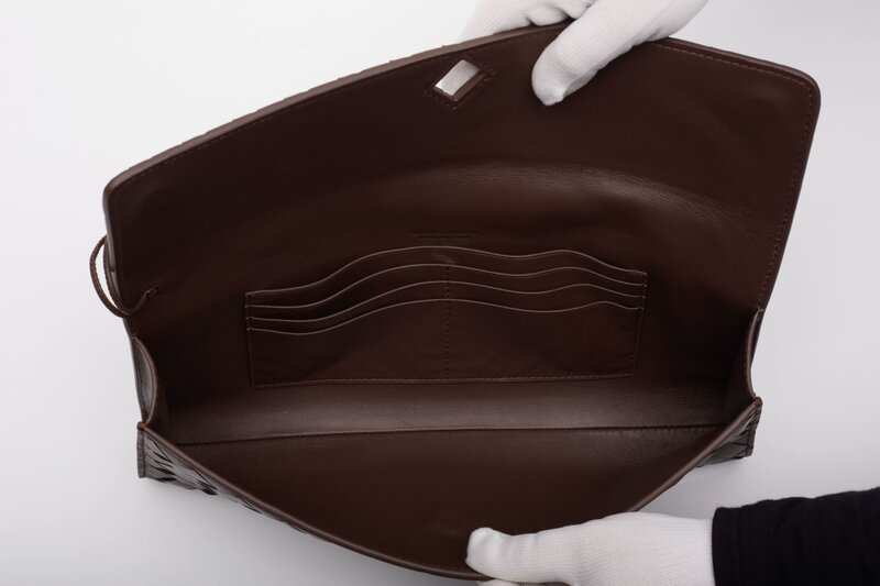 BOTTEGA VENETA BOTTEGA VENETA BROWN LEATHER ANDIAMO LONG CLUTCH BAG