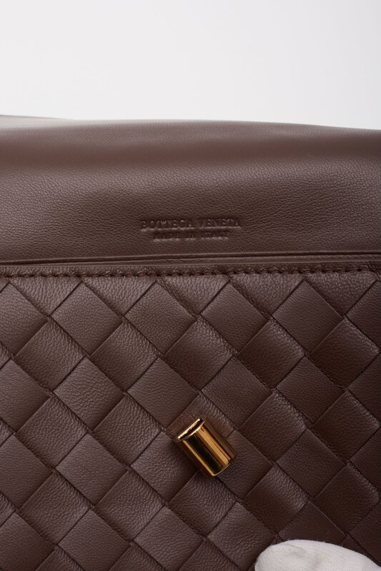 BOTTEGA VENETA BOTTEGA VENETA BROWN LEATHER ANDIAMO LONG CLUTCH BAG