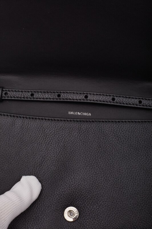 BALENCIAGA BALENCIAGA GRAINED CALFSKIN BLACK WALLET PHONE HOLDER BAG