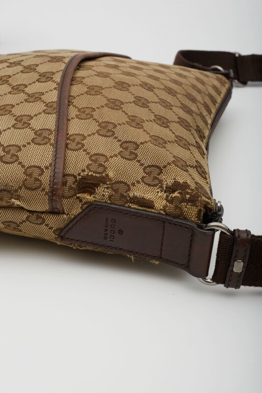 GUCCI GUCCI MONOGRAM PERFORATED FLAT MESSENGER BAG EBONY