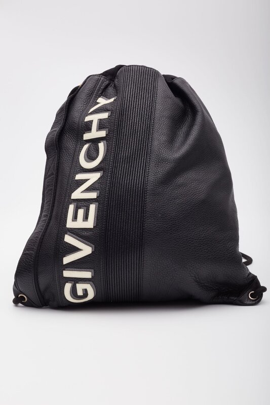 GIVENCHY GIVENCHY BLACK LEATHER LOGO DRAWSTRING BACKPACK BAG