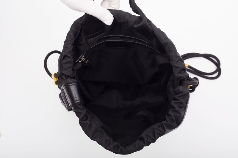 GIVENCHY GIVENCHY BLACK LEATHER LOGO DRAWSTRING BACKPACK BAG