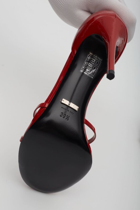 GUCCI GUCCI RED PATENT CRYSTAL BOW 100 HEELS