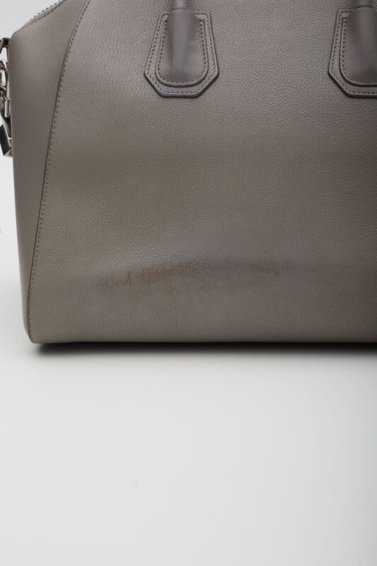 GIVENCHY GIVENCHY PEARL GREY LEATHER ANTIGONA BAG MEDIUM