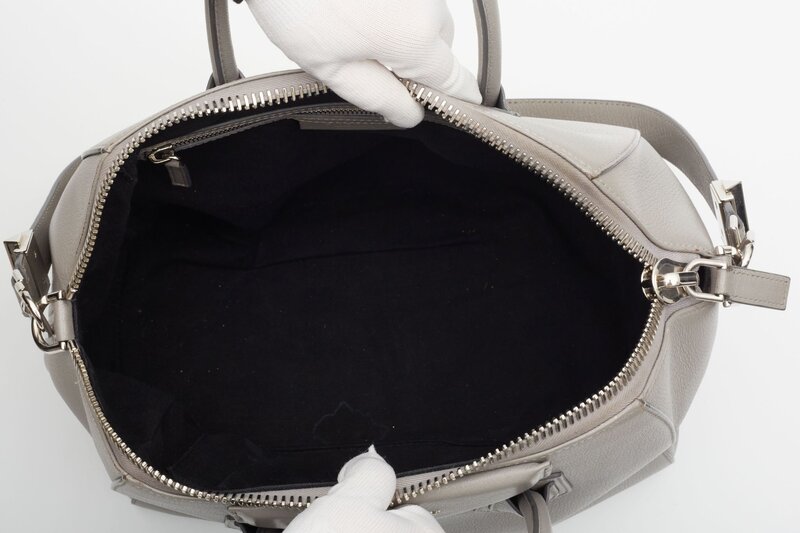 GIVENCHY GIVENCHY PEARL GREY LEATHER ANTIGONA BAG MEDIUM