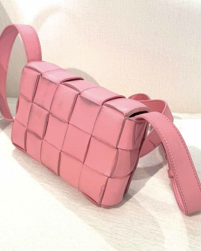 BOTTEGA VENETA BOTTEGA VENETA PINK LEATHER INTRECCIATO MAXI CASSETTE BAG