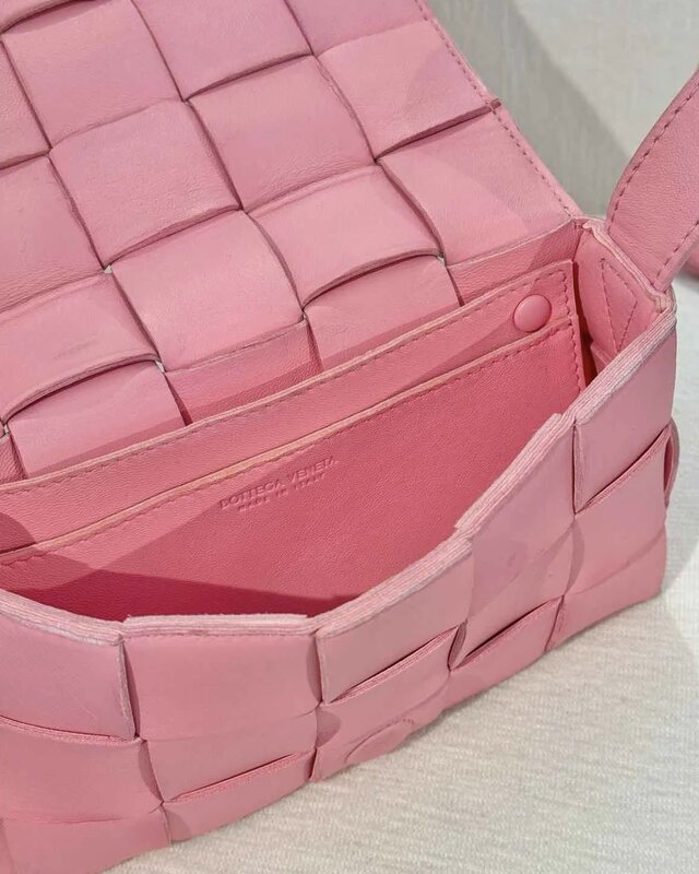 BOTTEGA VENETA BOTTEGA VENETA PINK LEATHER INTRECCIATO MAXI CASSETTE BAG