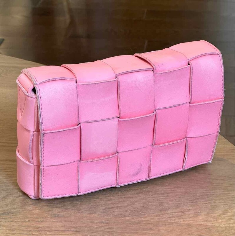 BOTTEGA VENETA BOTTEGA VENETA PINK LEATHER INTRECCIATO MAXI CASSETTE BAG