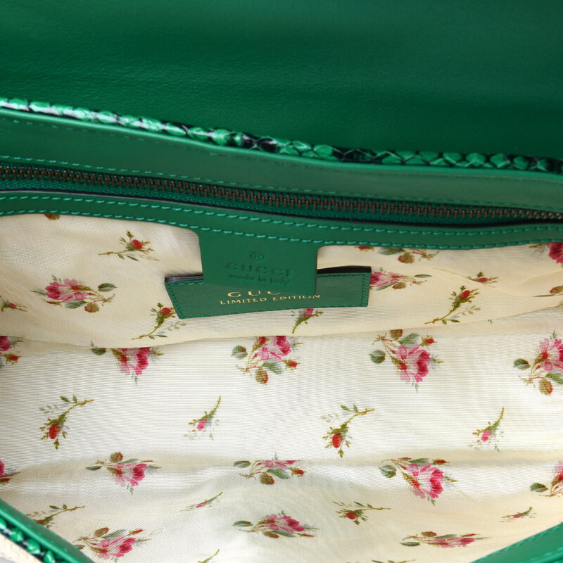 GUCCI GUCCI GG MARMONT RAFFIA MATELASSE SHOULDER BAG SMALL