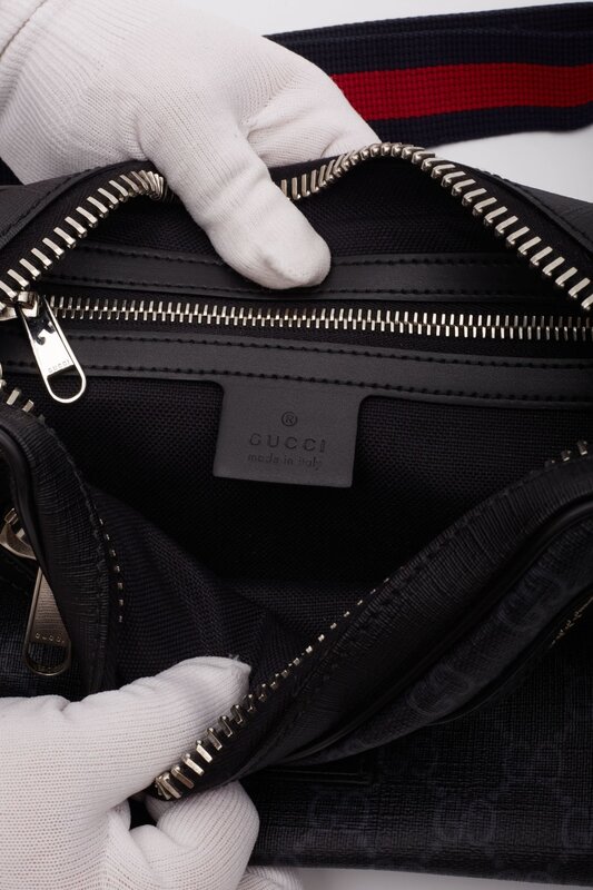 GUCCI GUCCI BLACK MONOGRAM GG SUPREME WEB BELT BAG