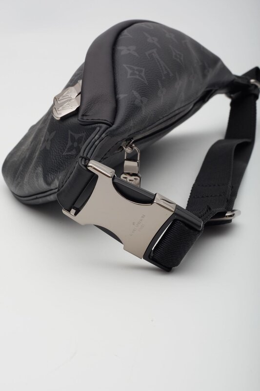 LOUIS VUITTON LOUIS VUITTON MONOGRAM ECLIPSE DISCOVERY BUMBAG PM
