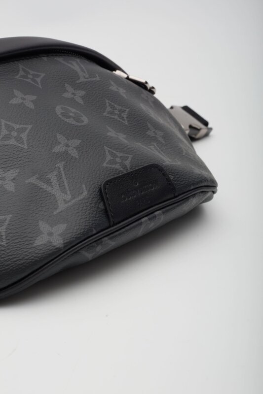 LOUIS VUITTON LOUIS VUITTON MONOGRAM ECLIPSE DISCOVERY BUMBAG PM