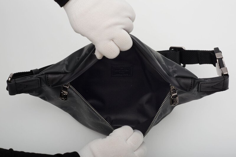 LOUIS VUITTON LOUIS VUITTON MONOGRAM ECLIPSE DISCOVERY BUMBAG PM
