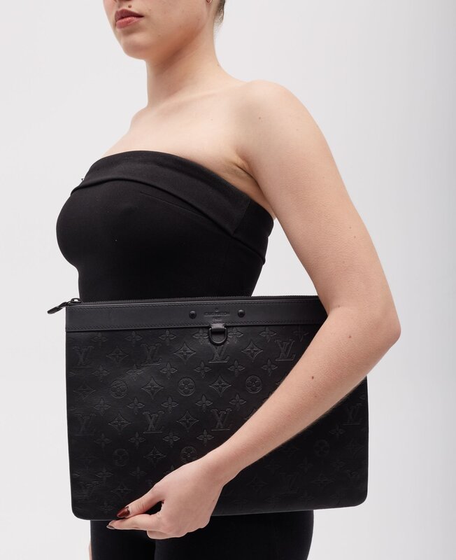 LOUIS VUITTON LOUIS VUITTON CALFSKIN MONOGRAM BLACK SHADOW DISCOVERY POCHETTE BAG
