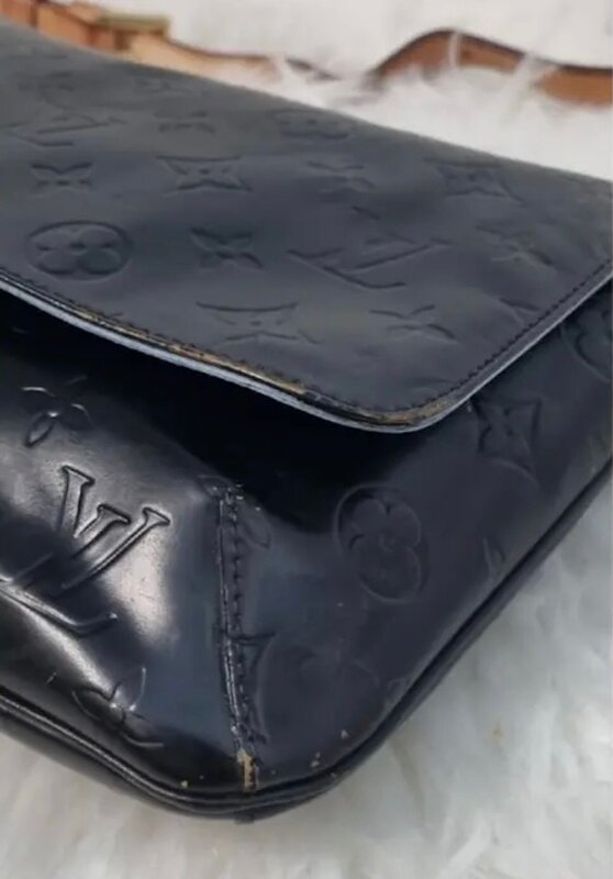 LOUIS VUITTON LOUIS VUITTON PATENT MONOGRAM THOMPSON BAG (AS IS)
