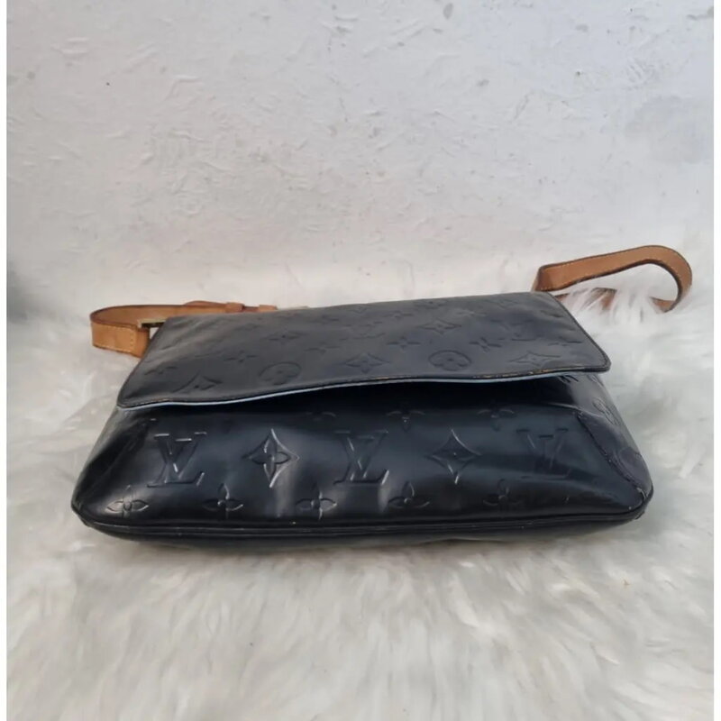 LOUIS VUITTON LOUIS VUITTON PATENT MONOGRAM THOMPSON BAG (AS IS)