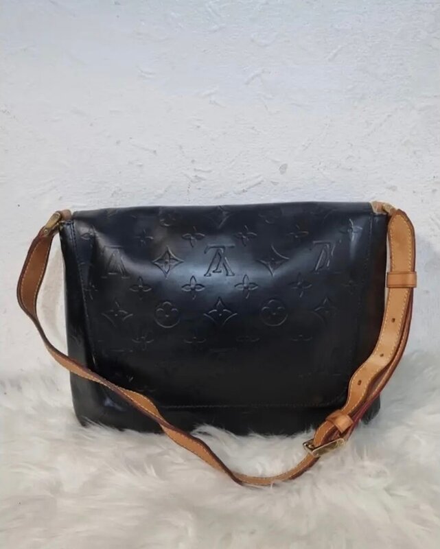 LOUIS VUITTON LOUIS VUITTON PATENT MONOGRAM THOMPSON BAG (AS IS)