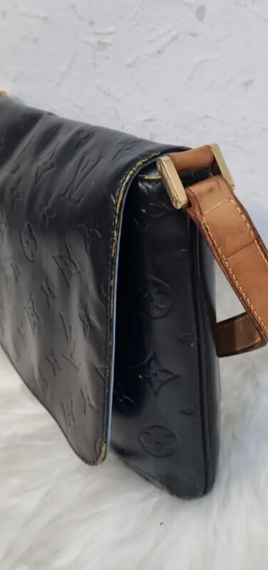LOUIS VUITTON LOUIS VUITTON PATENT MONOGRAM THOMPSON BAG (AS IS)